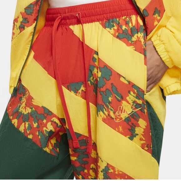 Nike Men's Throwback Woven Basketball Track Pants Green/Red/Yellow - Picture 2 of 5